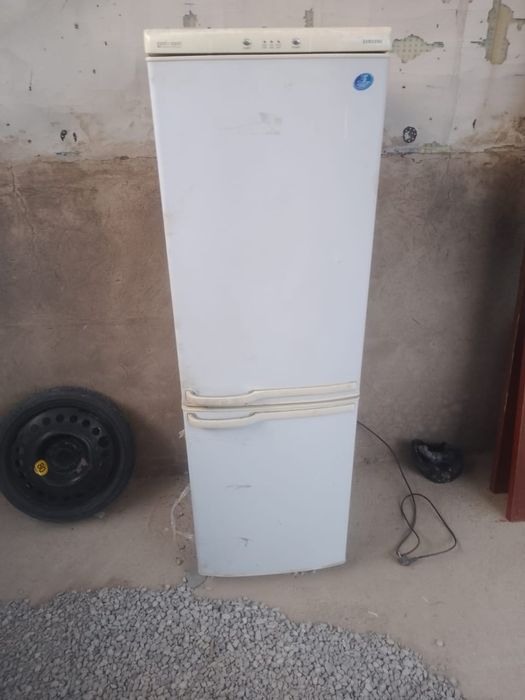 Холодильник жаңа