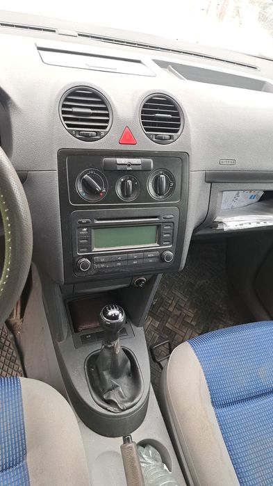 Vând Volkswagen caddy
