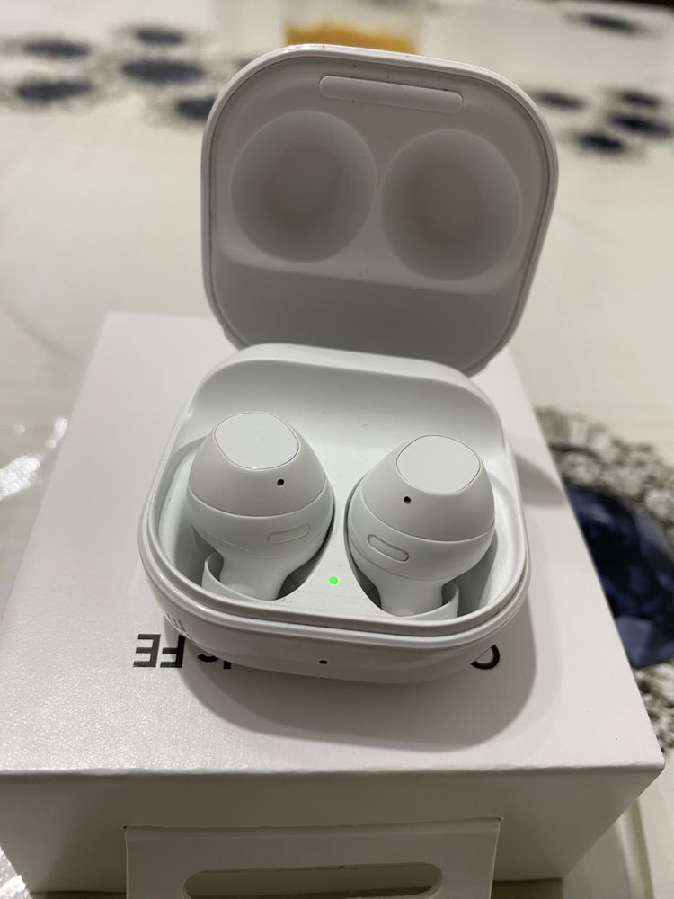 Продам Наушники  Samsung Galaxy buds fe