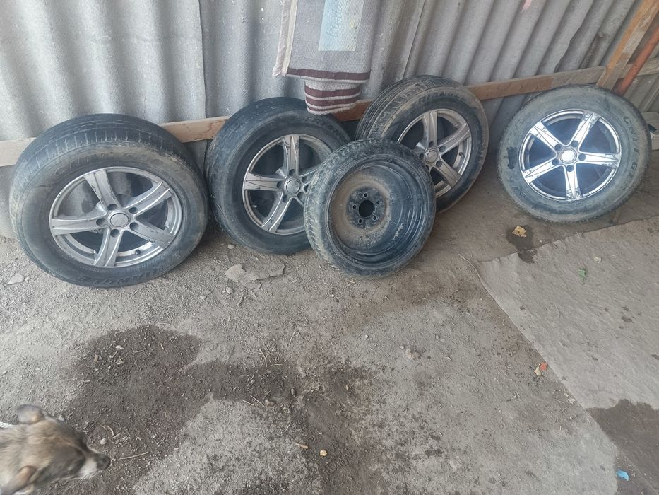 Продам шины размер 16 зимние