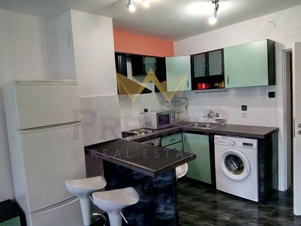 Дава се под наем Тристаен апартамент в Варна, Спортна зала - 76 кв.м за 663 € - Снимка #2