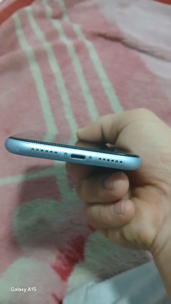 Iphone XR icloudga tushgan