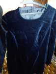 Rochie din dantela marimea 38-40.si rochie catifea imprimata mar.38-40