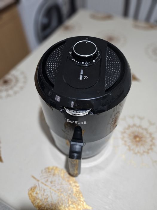 Friteuza cu aer cald Tefal