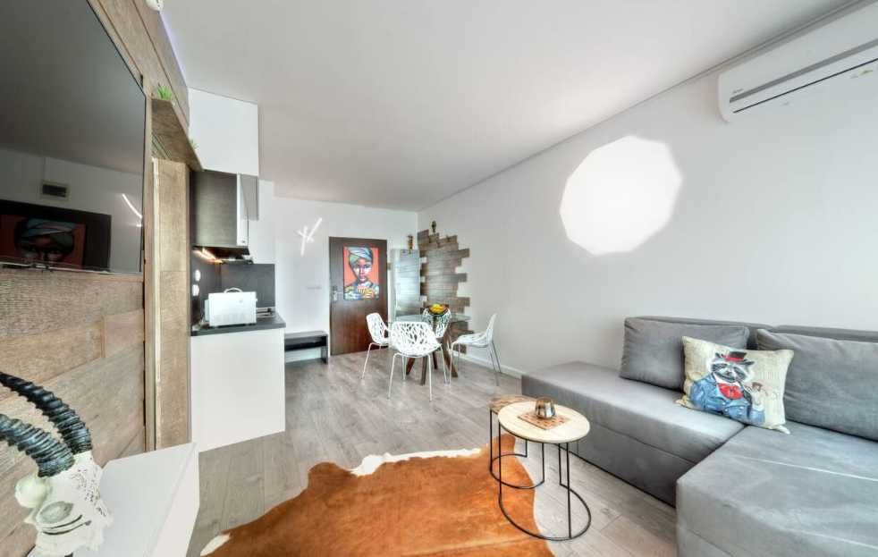 Дава се под наем Двустаен апартамент в Бургас, Сарафово - 50 кв.м за 275 € - Снимка #2