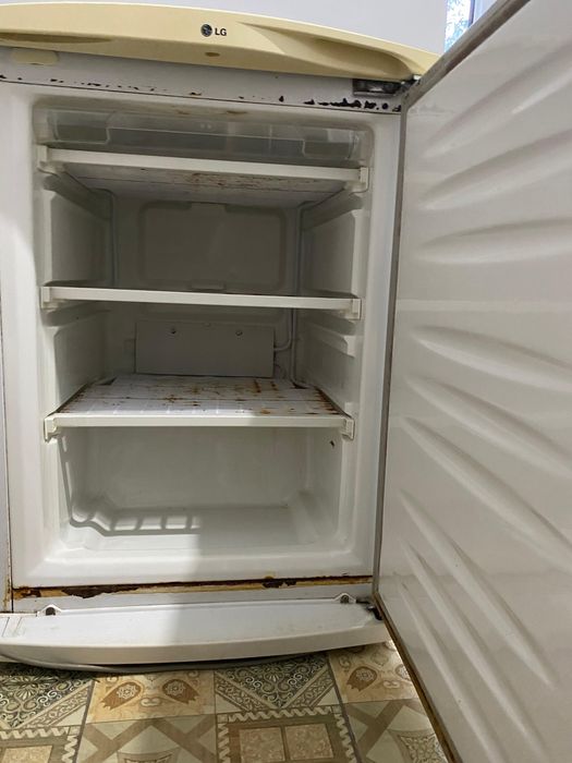 Холодильник в рабочем состояний