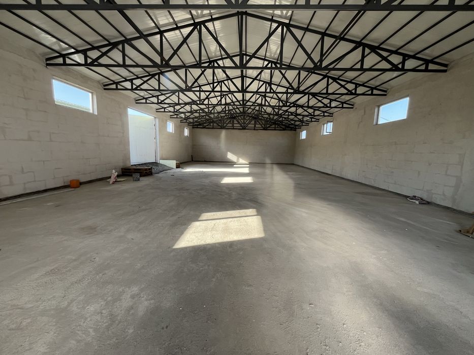 Склад, промбаза и овощехранилища.