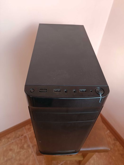 Vand PC de Gaming, in stare foarte buna.