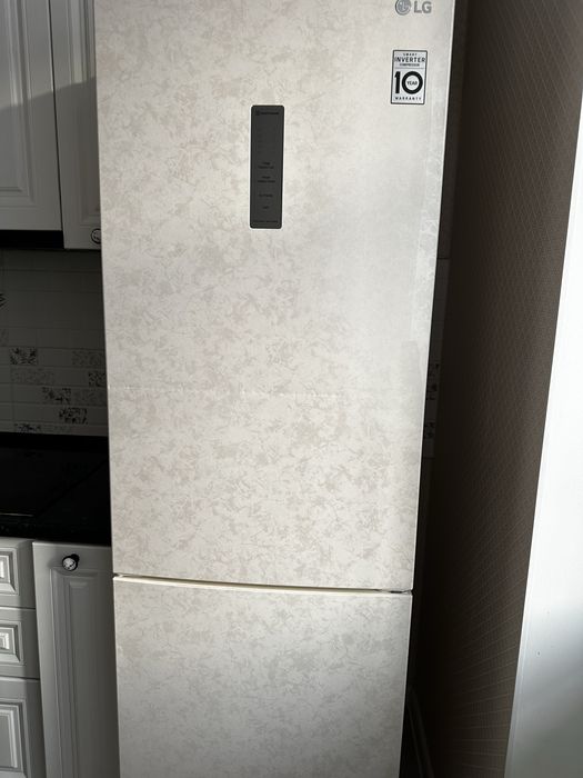 Продам холодильник