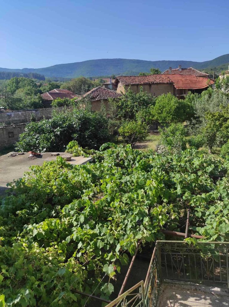 Продава се Къща в с. Елхово, Област Стара Загора - 190 кв.м за 121 €/кв.м - Снимка #1