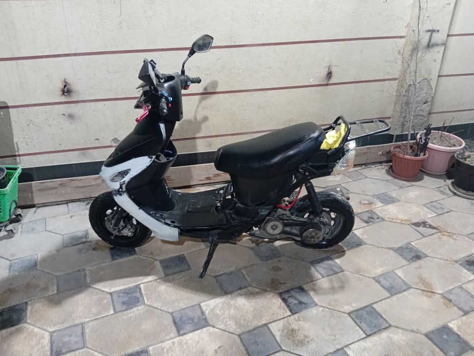 Продаю скутер 100кубов