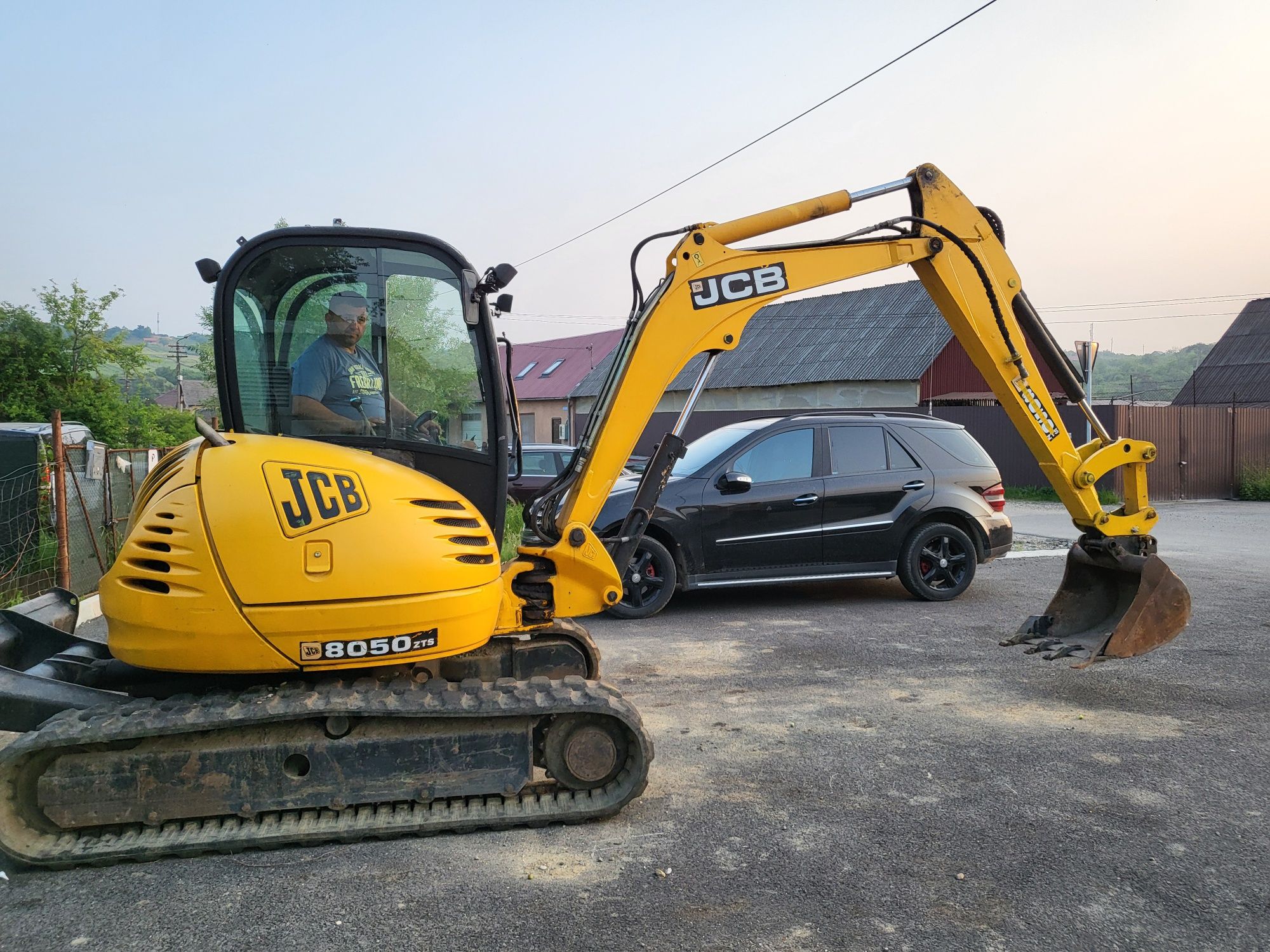 Vand excavator jcb