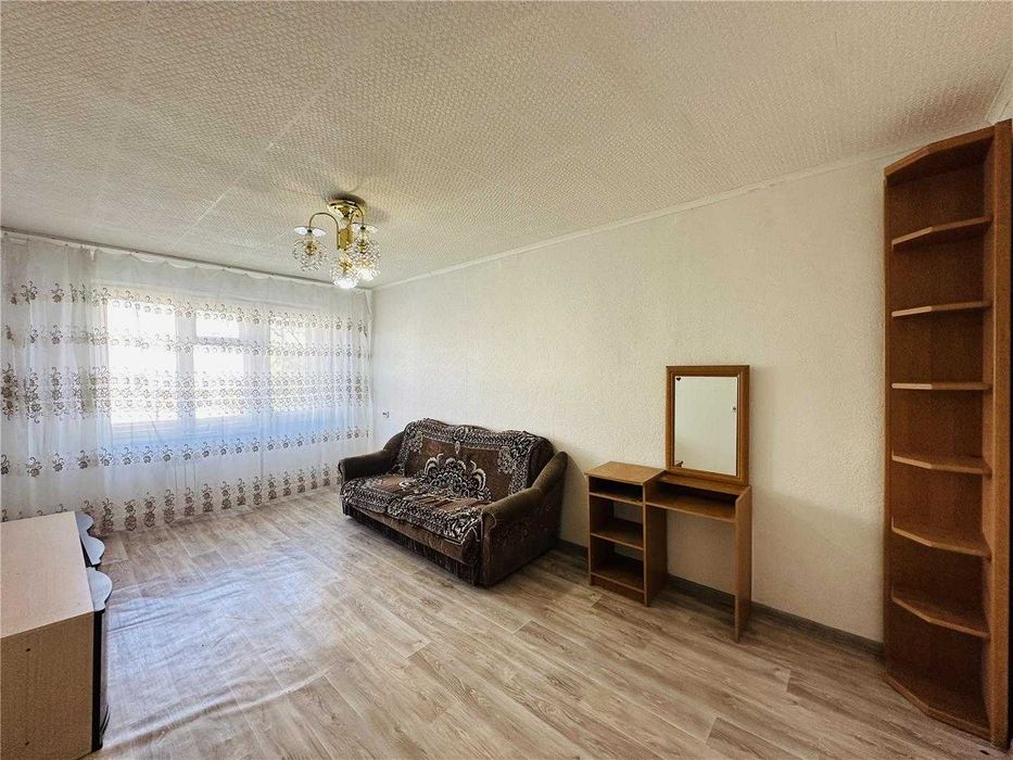 На 26-квартале предлагаем 2-комнатную квартиру на 2-этаже