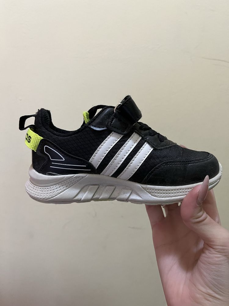 Маратонки Adidas