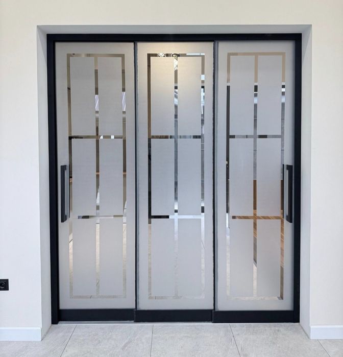 Стеклянные раздвижные перегородки в стиле лофт...