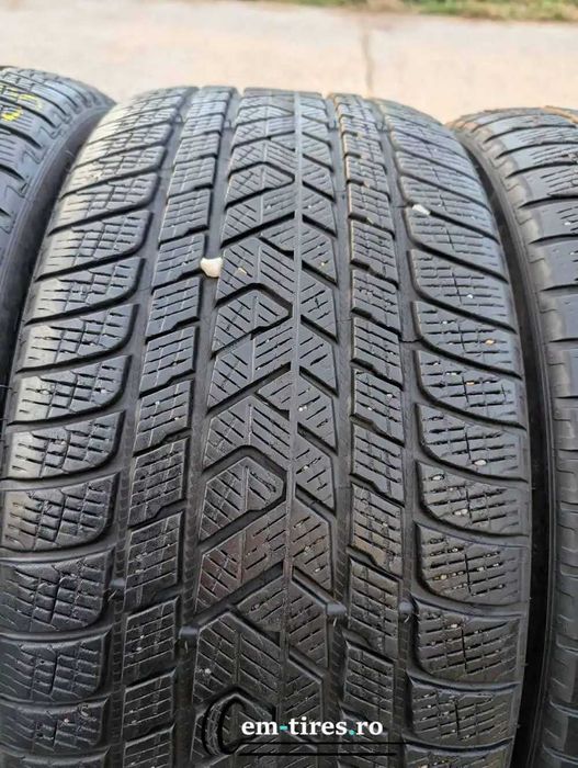 SET 4 Anvelope Iarna 275/40 R22 PIRELLI Scorpion Winter 107V