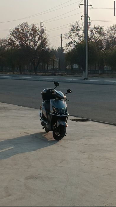 Skuter sotiladi 600$