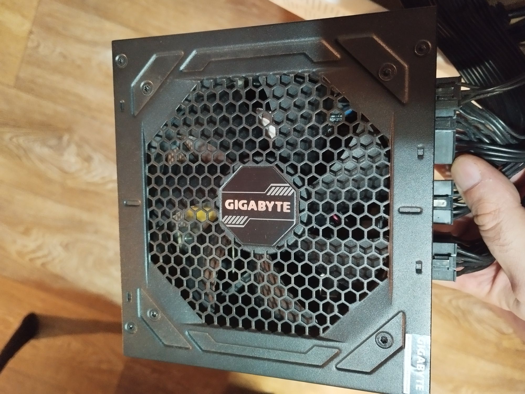 Блок питания Gigabyte 850W