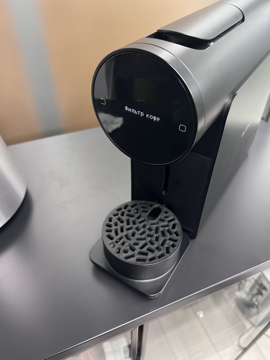 Капсульная кофемашина BORK C832bk