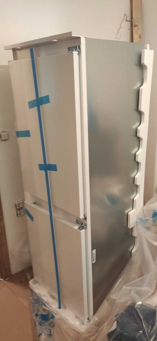 Чисто нов хладилник с фризер за вграждане RAKALL от IKEA, 5г. гаранция