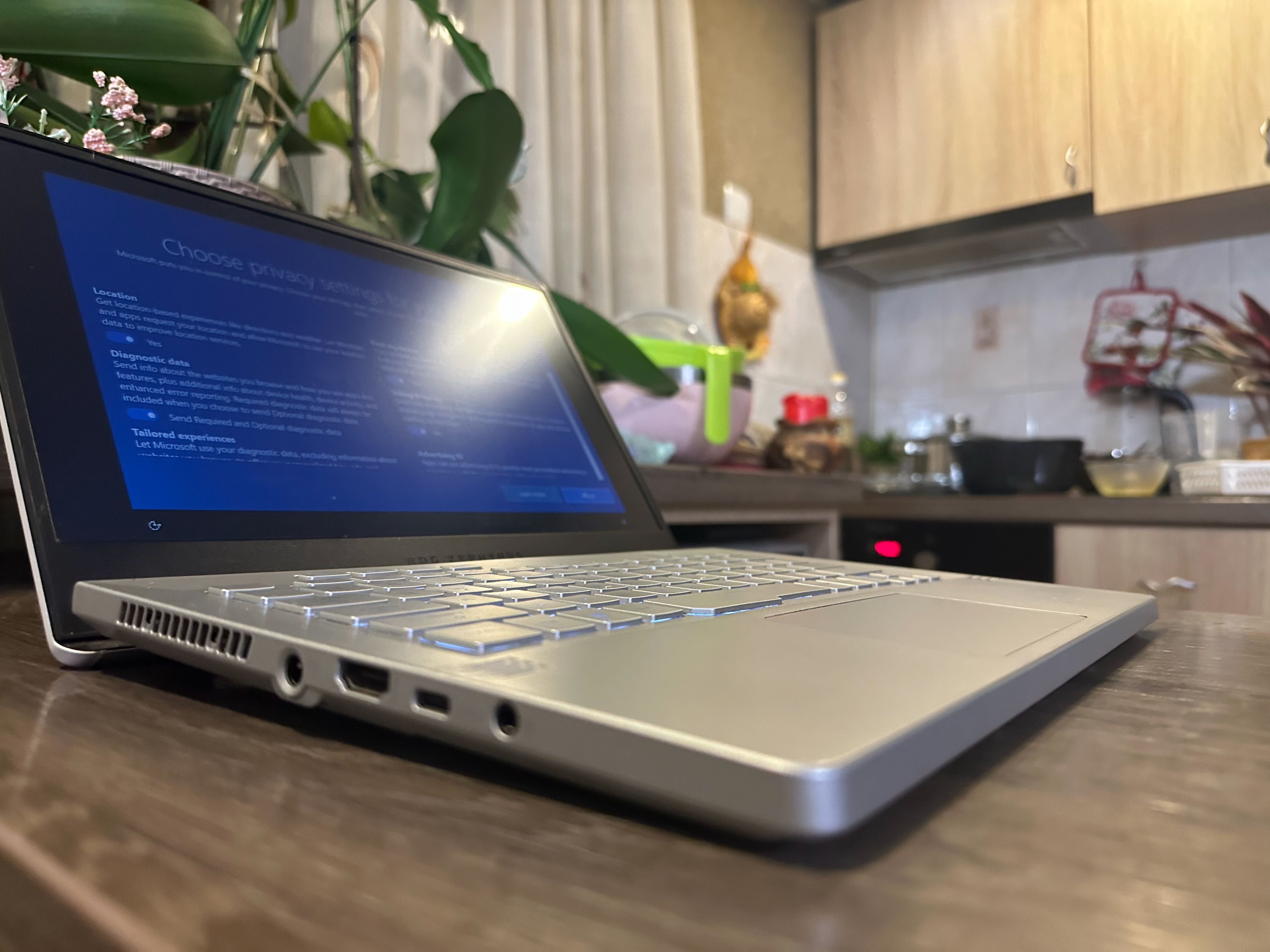 Asus Rog Zephyrus G14 - Ryzen 9 5900, RTX 3060, 1TB SSD NVME, 24GB RAM