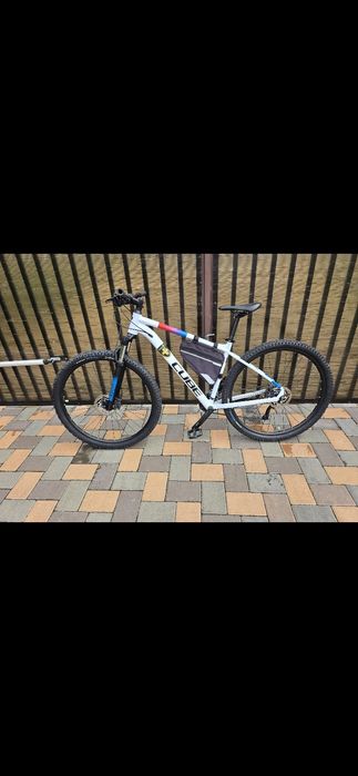 Vând bicicletă  CUBE SLX