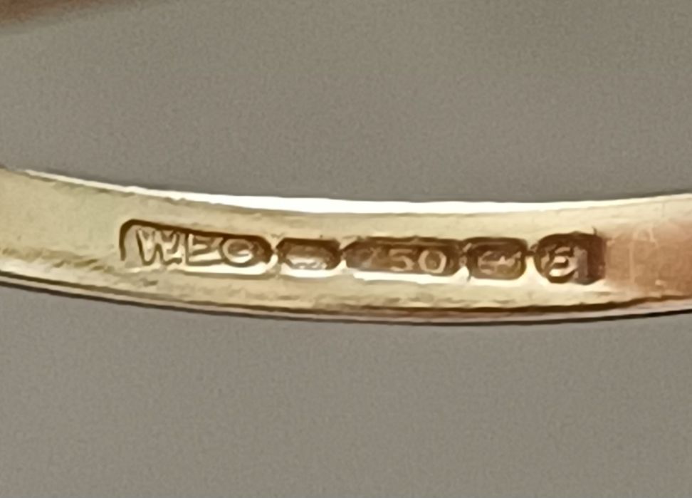 Пръстен, злато 18 карата, 5 диаманта.