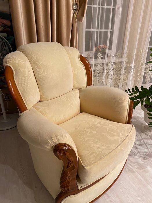 Продам кресла 2 шт, диван