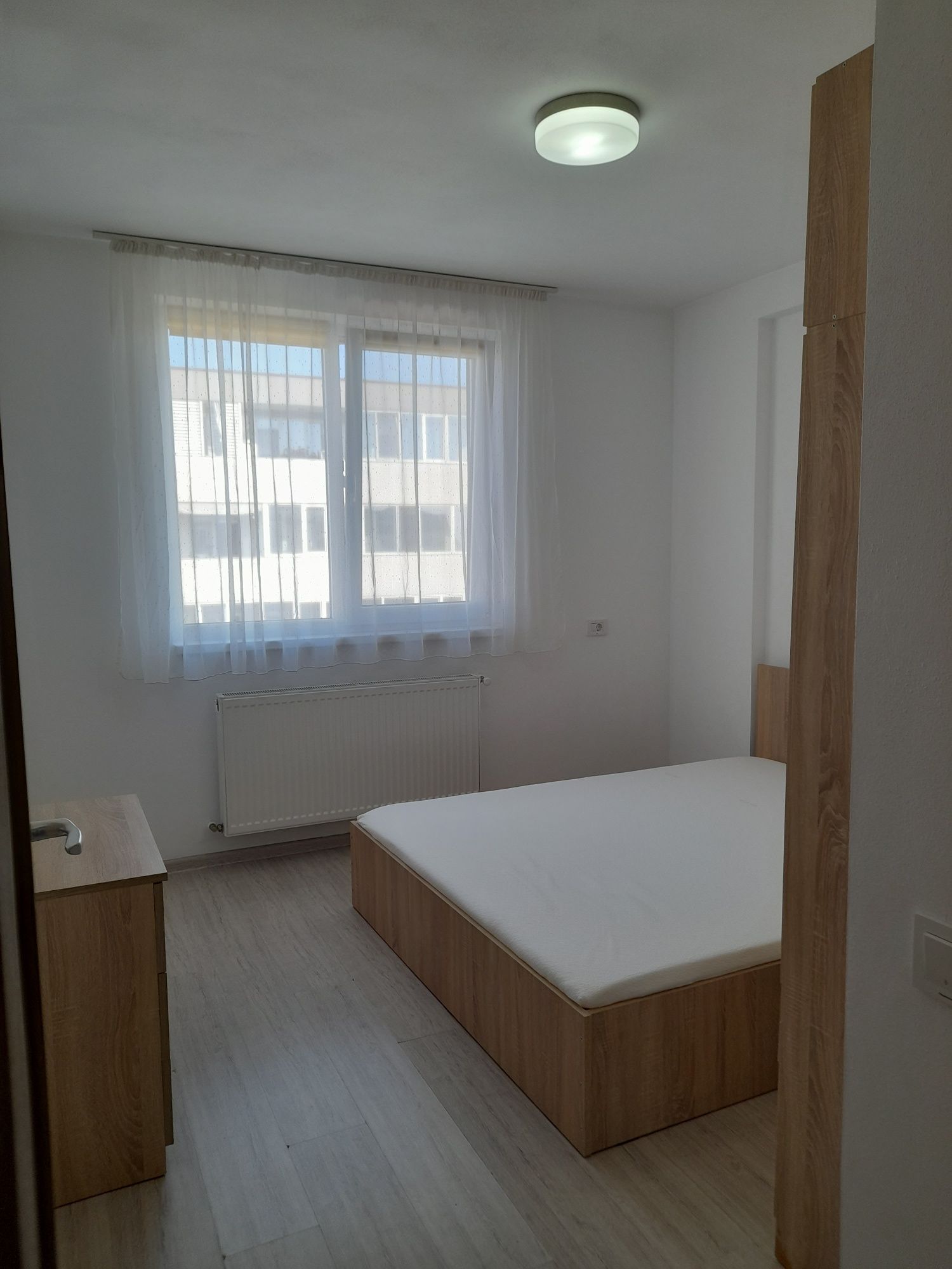 Inchiriez apartament 2 camere