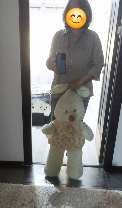 Iepure urias din pluș