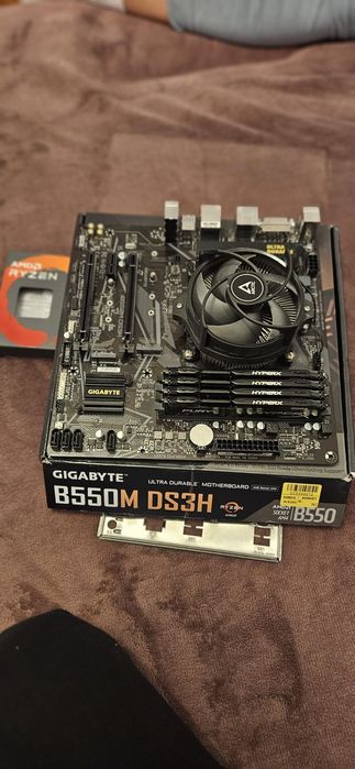 Vand kit ryzen 5 3600, gigabyte b550m-ds3h, 16gb ram ddr4 2400mhz