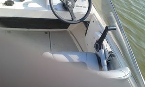 Barca Rio OLE 400 cu motor și peridoc