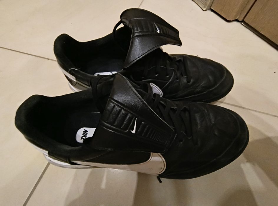 NIKE THE PREMIER III TF Shoes футболни стоножки 41 номер
Turf Low-Top