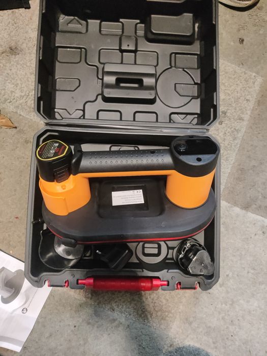 Ventuza de ridicare pe vacuum cu display digital ,2 acumulatori nou