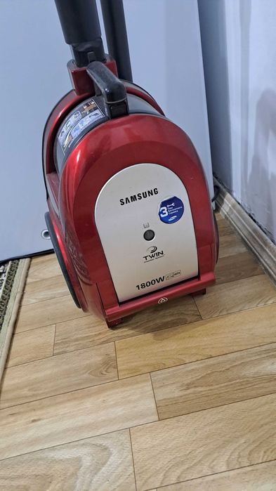 Пылесос SAMSUNG 1800W