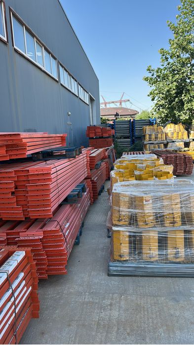 Rafturi metalice in stoc