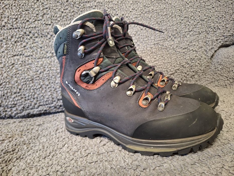 Туристически обувки LOWA