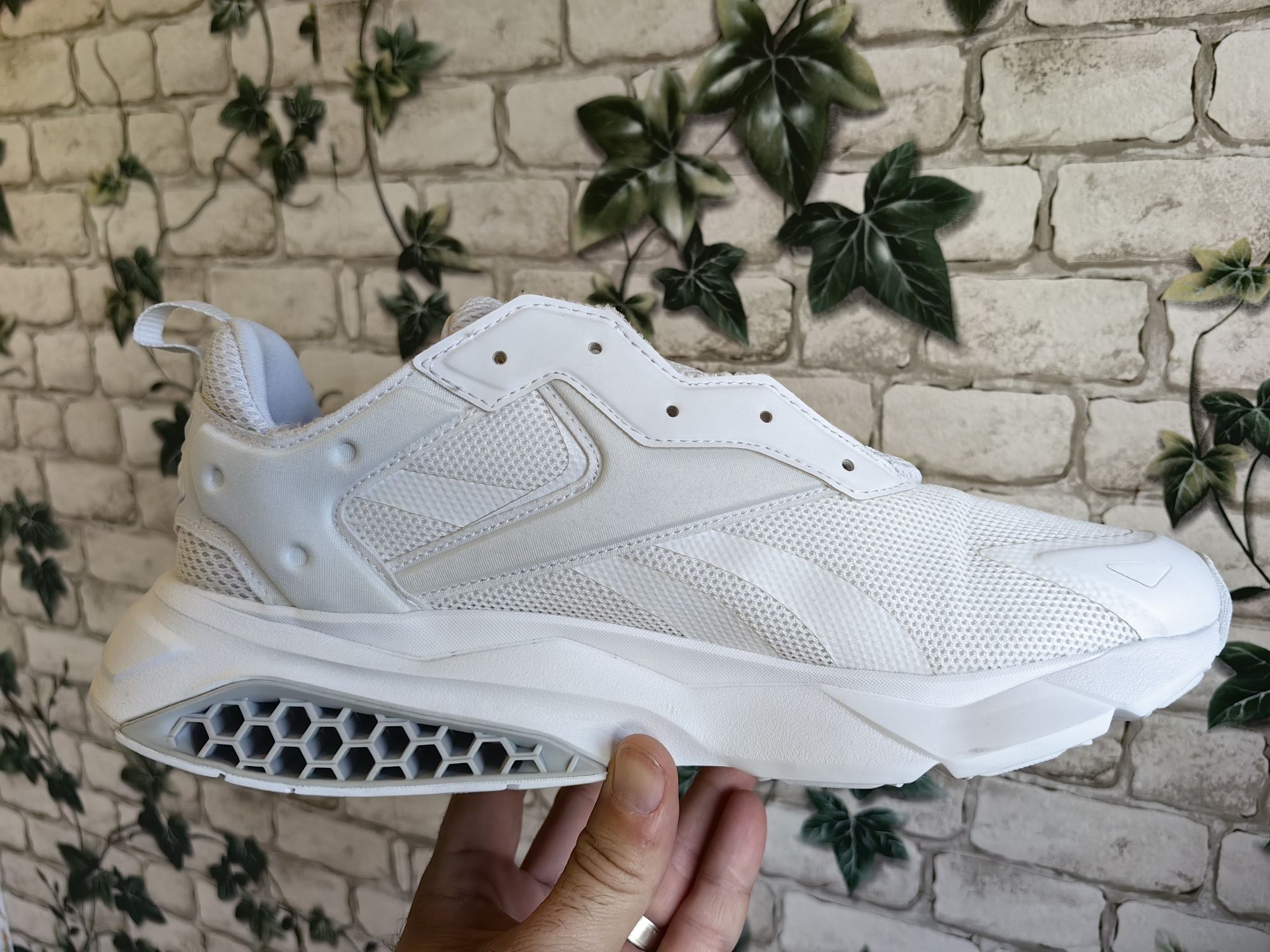 Reebok HEXALITE white
