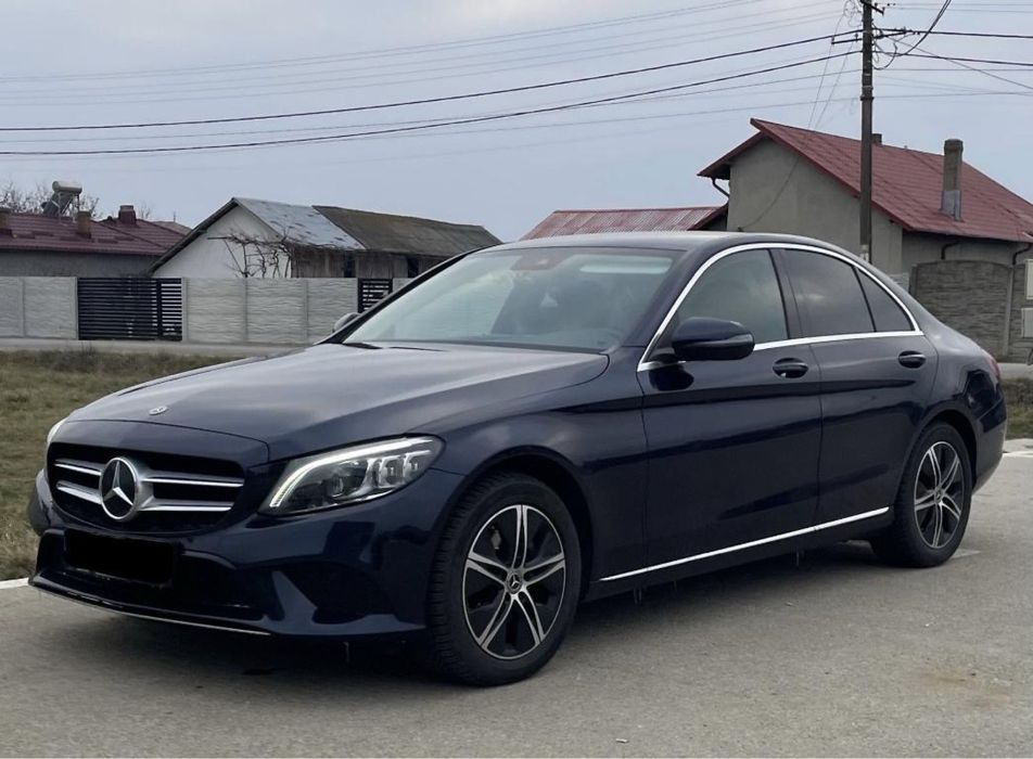 Mercedes C220 D 4MATIC Limuzina.