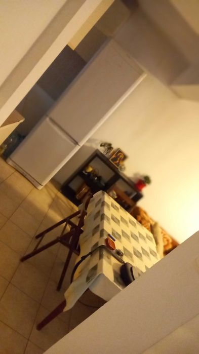 Închiriez apartament semidecomandate