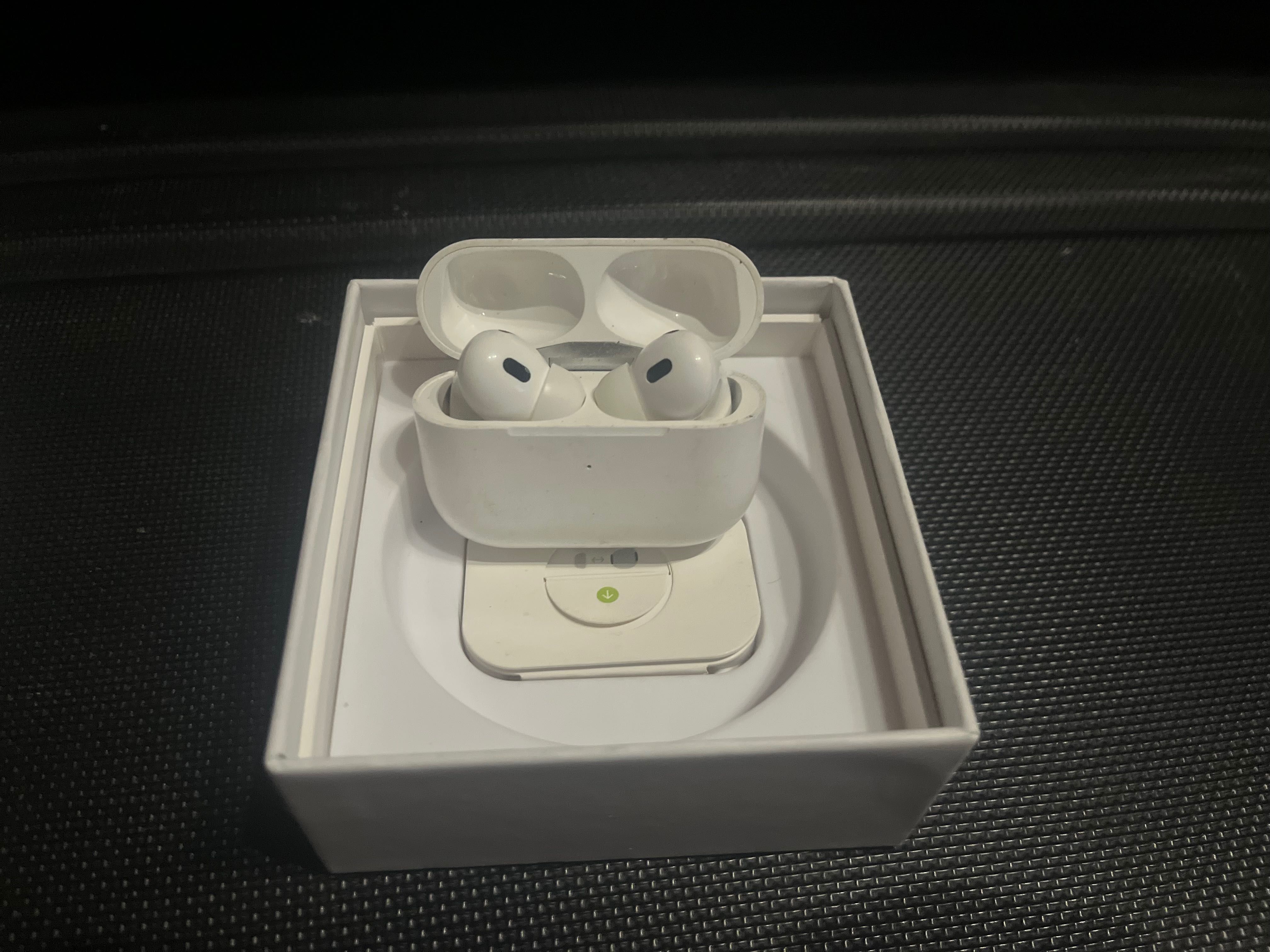Apple AirPods Pro слушалки