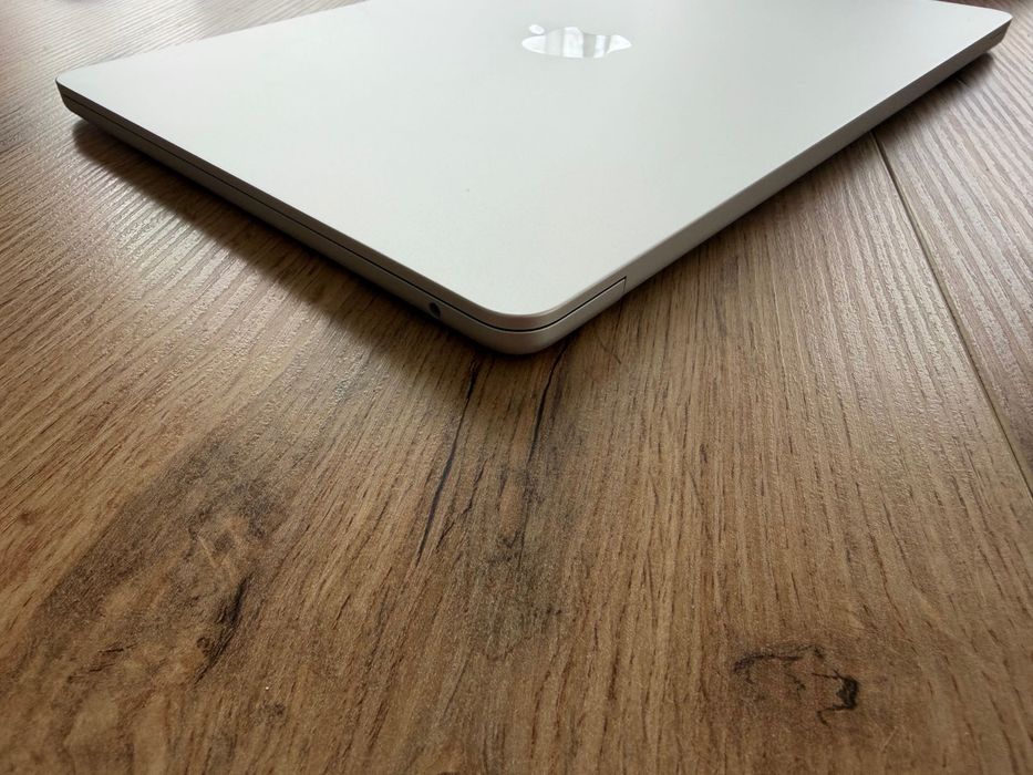 MacBook Air 13" M4 Chip 10-CPU, 8-GPU, 16RAM, 256SSD ГАРАНЦИЯ 22.5.26г