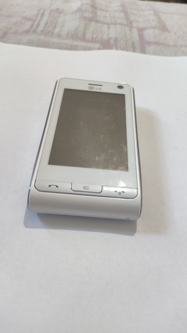 lg ku990i Alb pentu colectie