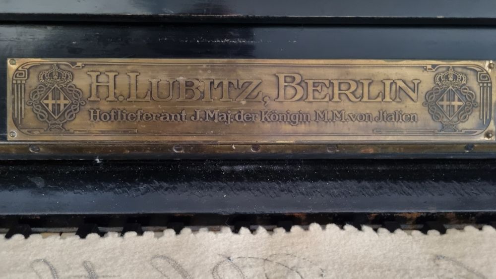 Pianina vintage Lubitz