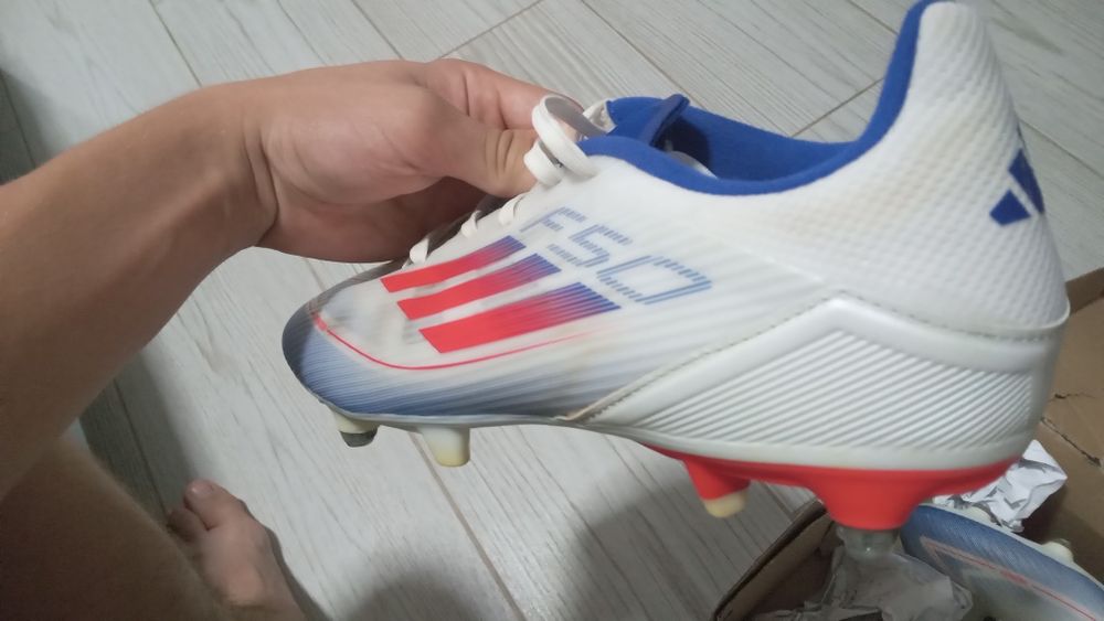 Ghete fotbal f50 marimea 44,5  (negociabil)