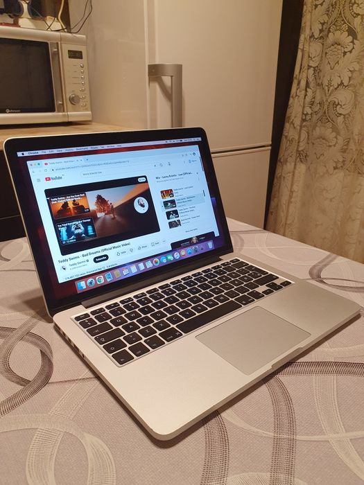 Macbook Pro Retina13",Cpu i5,Ram 8gb,Ssd,Intel IRIS, Baterie 8 ore !