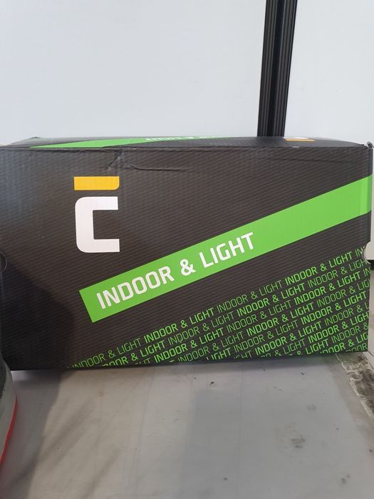 Vând bocanci cu protecție metal nr 41