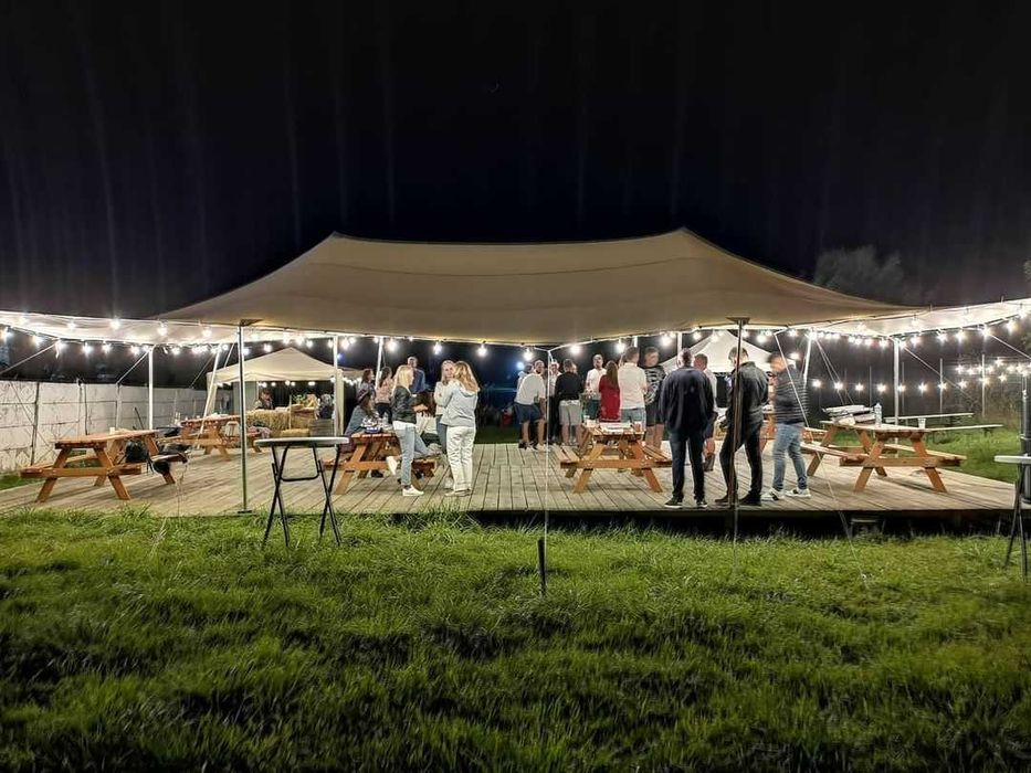 Corturi, mese, scaune pentru evenimente