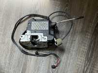 Broasca / Încuietoare Dreapta Fata Mercedes E Class W211  A2117200435