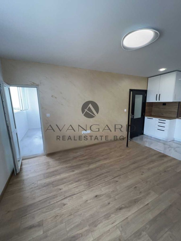 Продава се Двустаен апартамент в Пловдив, Изгрев - 50 кв.м за 1260 €/кв.м - Снимка #3